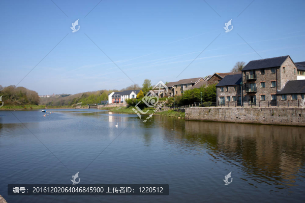 屬性旁邊的河在Pembroke