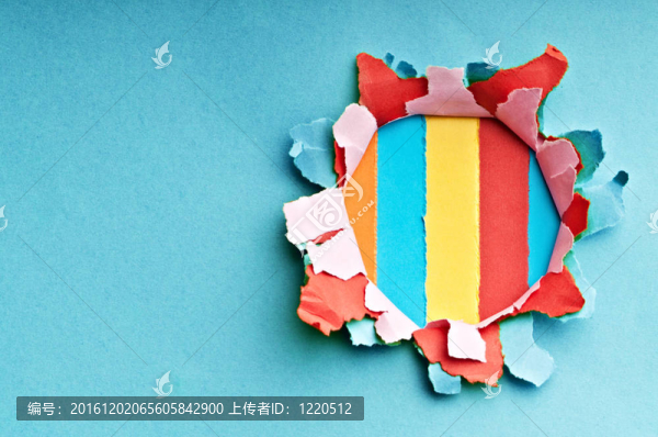 撕裂的紙與空間為您的信息