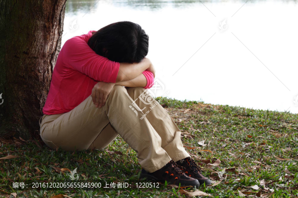 郁悶的女人