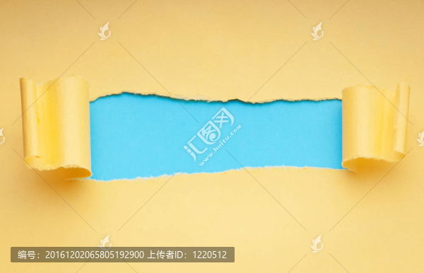 撕裂的紙與空間為您的信息
