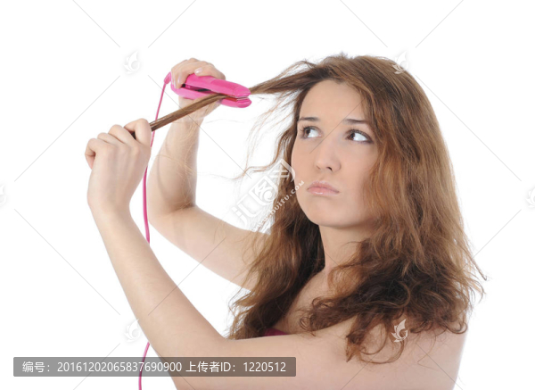 美麗的黑發(fā)梳頭發(fā)。