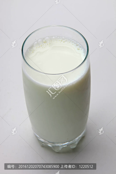 牛奶