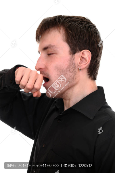 年輕人打哈欠