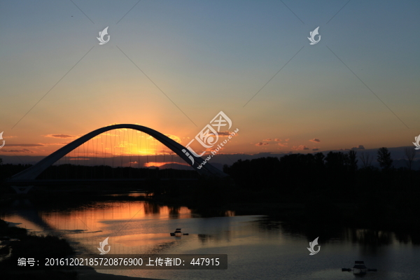 夕陽拱橋