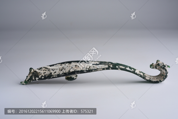 琉璃,綠地琉璃龍頭帶勾,西漢