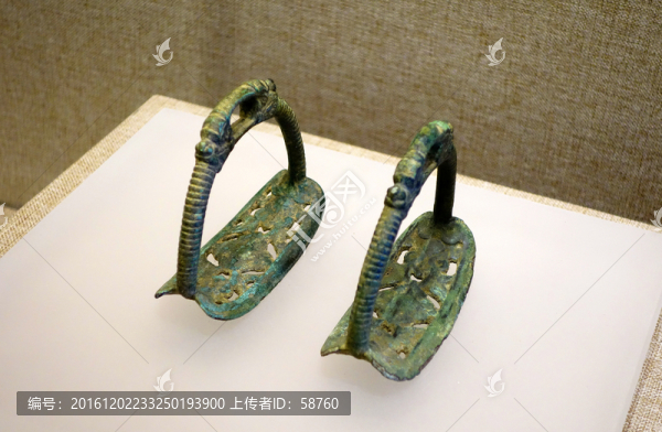 銅馬蹬