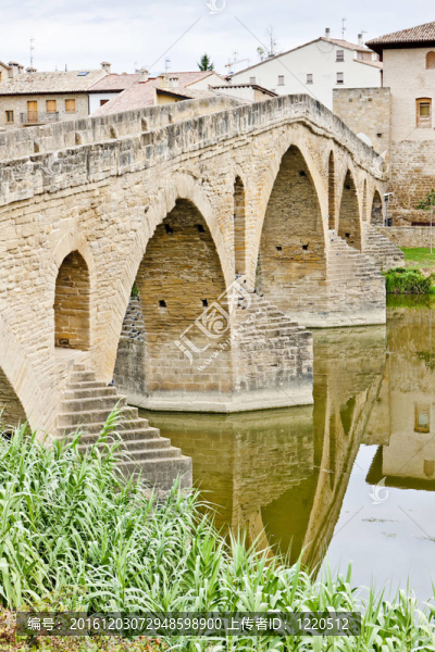 羅馬河大橋范圍；Puente,La,Reina；路圣地亞哥-德孔波斯特拉；Navarre；西班牙