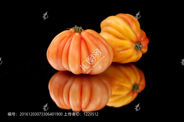 鏡子上的西紅柿