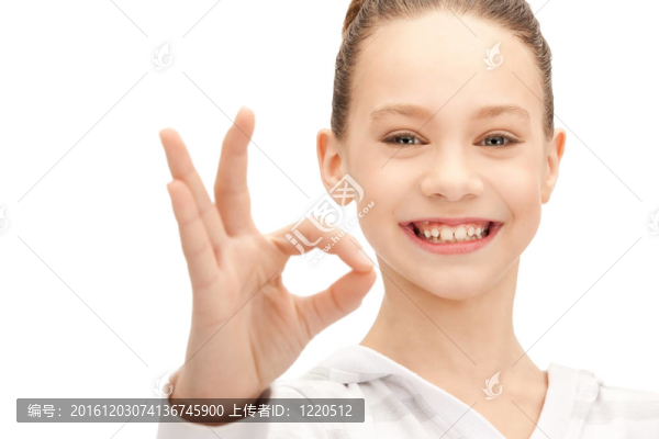 可愛(ài)的少女顯示確定的跡象