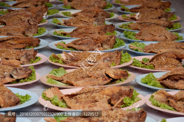 油炸的魚(yú)