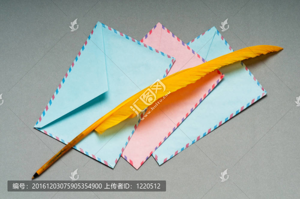 背景字母和羽毛