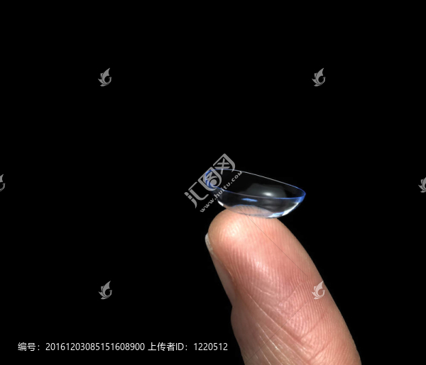 指尖上的隱形眼鏡