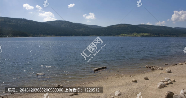 施魯赫湖水邊的風(fēng)景