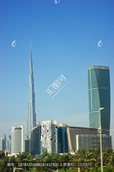 迪拜塔（Burj,Khalifa）；在世界最高的摩天大樓