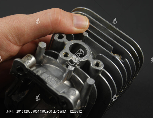 發(fā)動機和化油器