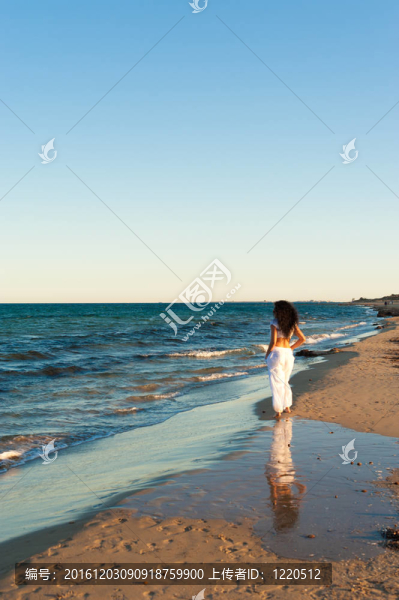 海灘散步