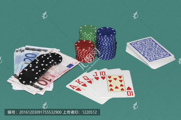 隨著卡牌游戲桌；賭注和紅昆特沖洗