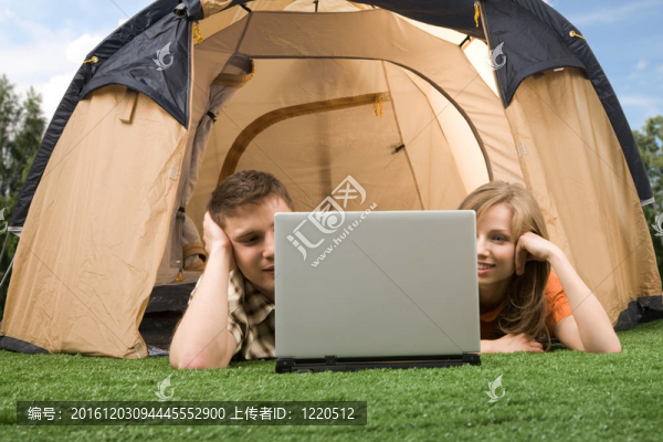忙碌的夫妻
