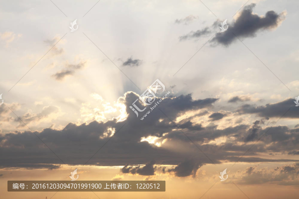 天空中的日落