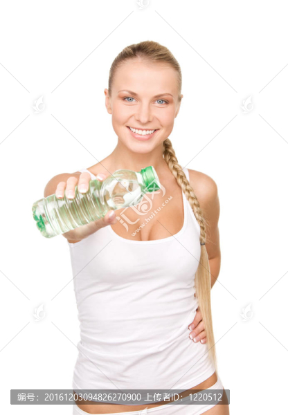 漂亮的女人帶著一瓶水