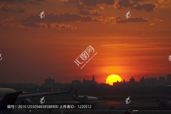 在機場日落；美國；四月2009