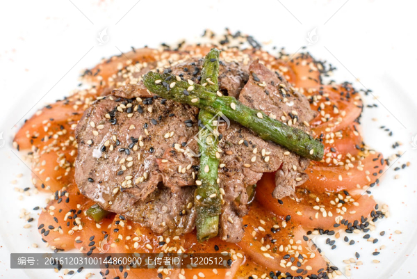從牛肉特寫沙拉