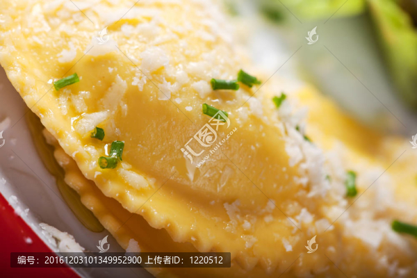 與意大利新鮮意大利式餛飩面食特寫(xiě)