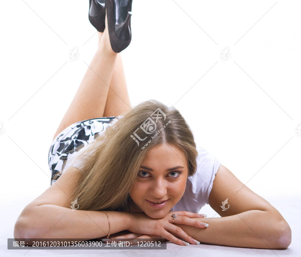 鋪設寧靜的女孩