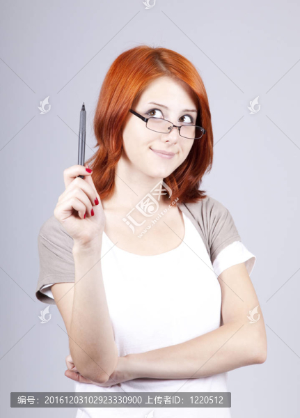 年輕婦女與手寫筆