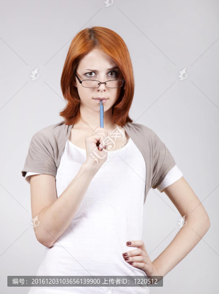 年輕婦女與手寫筆