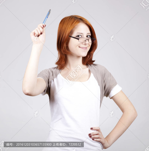年輕婦女與手寫(xiě)筆