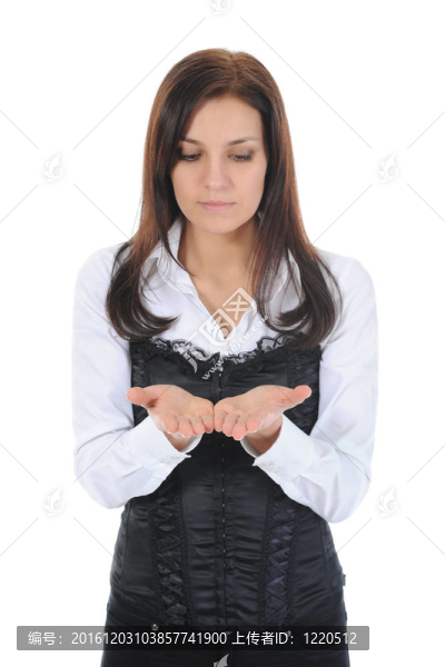 女人看著她張開的手掌。