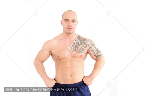 年輕的肌肉男