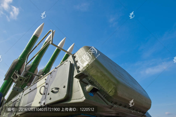 綠色軍用火箭運輸