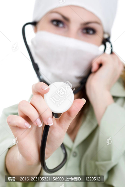 白色面具的女人