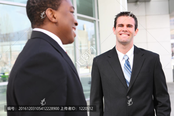 英俊的商業(yè)男人隊