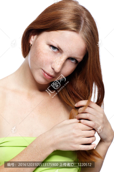 美麗的紅發(fā)女孩
