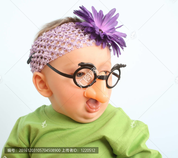 有趣的嬰兒
