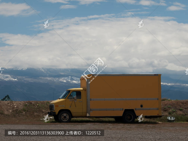 黃色卡車
