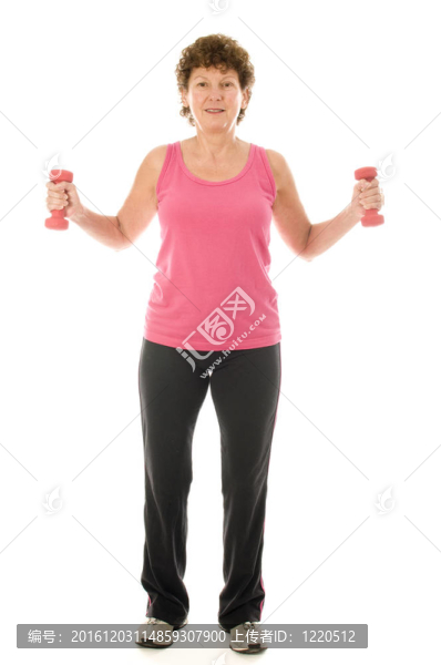 高中時代的女人用啞鈴鍛煉
