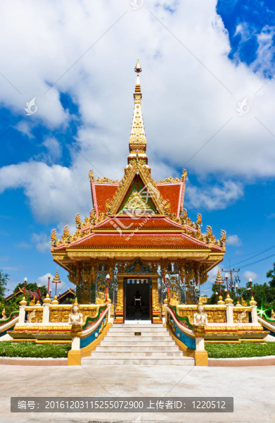 在Ubonratchathani寺門德普房；泰國