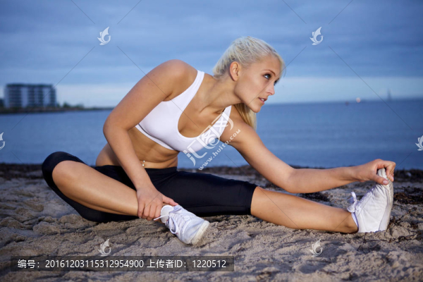 健身跑步的女人