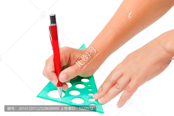 用鉛筆和尺子畫手