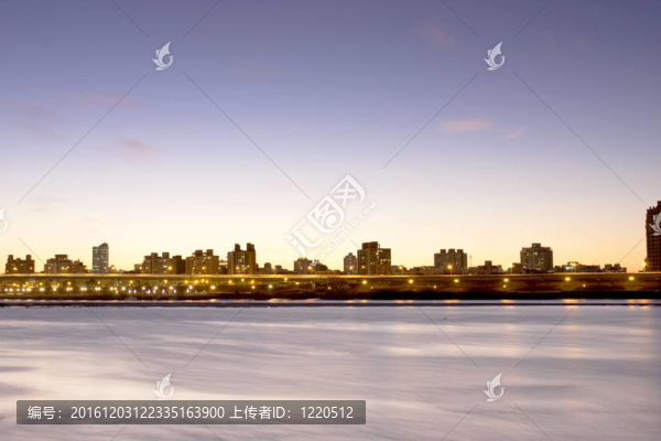 夜晚的城市