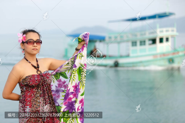 與船上的女人