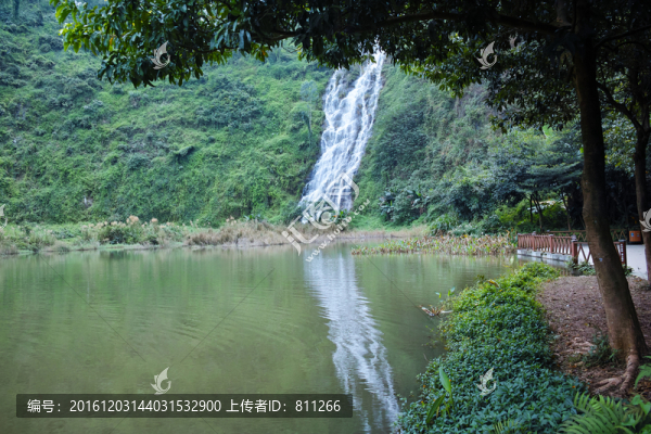 公園瀑布