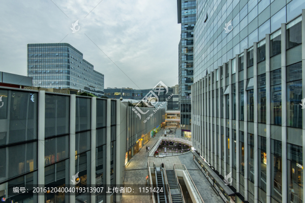 銀泰