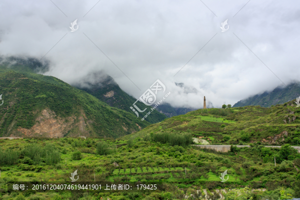 四川黃龍高山云霧碉樓