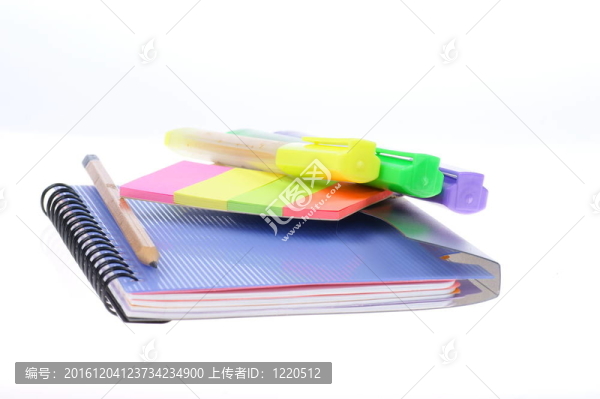 回到學(xué)校；特寫；學(xué)校用品