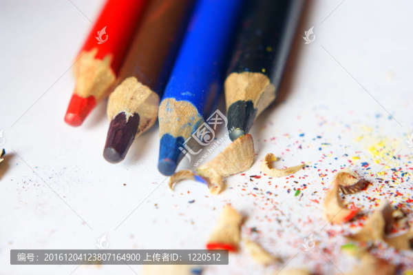 尖銳的彩色鉛筆